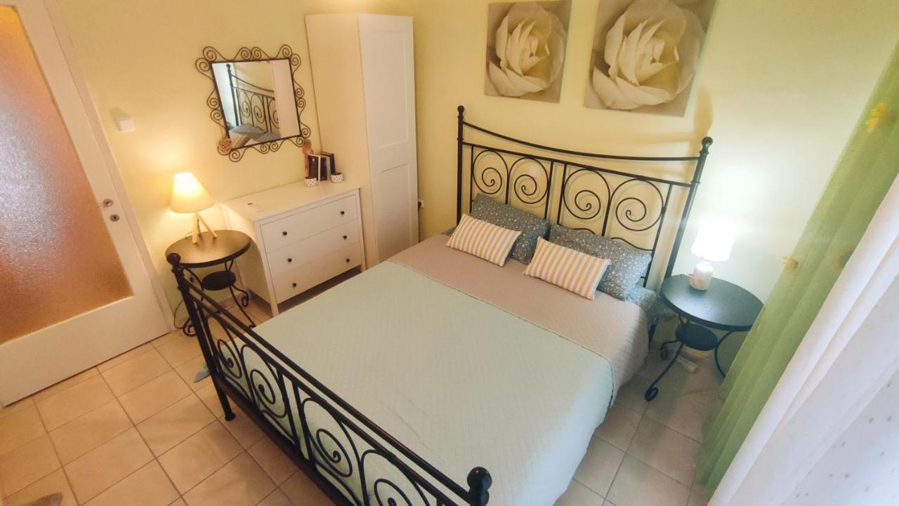 Cosy Apartment By The Sea Метаморфоси Екстериор снимка