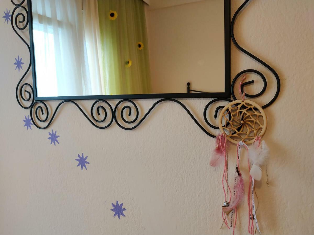 Cosy Apartment By The Sea Метаморфоси Екстериор снимка