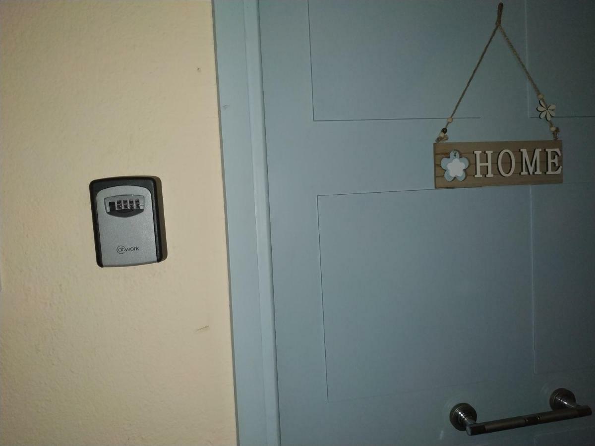 Cosy Apartment By The Sea Метаморфоси Екстериор снимка